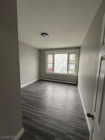 146 Leslie St, Newark City, NJ 07112