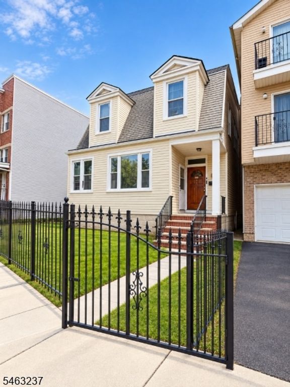 146 Leslie St, Newark City, NJ 07112 — photo 2