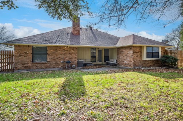 145 Deer Creek Drive, Aledo, TX 76008