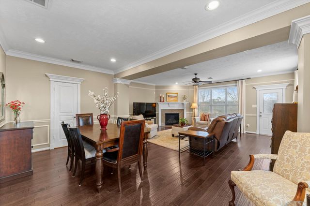 1302 Ella Place, Houston, TX 77008