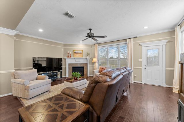 1302 Ella Place, Houston, TX 77008