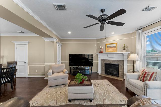 1302 Ella Place, Houston, TX 77008