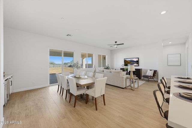 17743 W Dale Lane, Surprise, AZ 85387