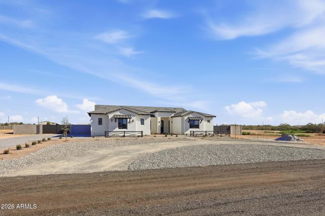 17743 W Dale Lane, Surprise, AZ 85387