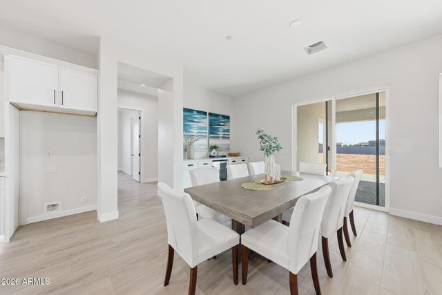 17743 W Dale Lane, Surprise, AZ 85387