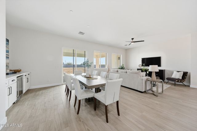 17743 W Dale Lane, Surprise, AZ 85387