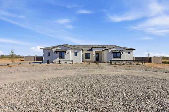 17743 W Dale Lane, Surprise, AZ 85387