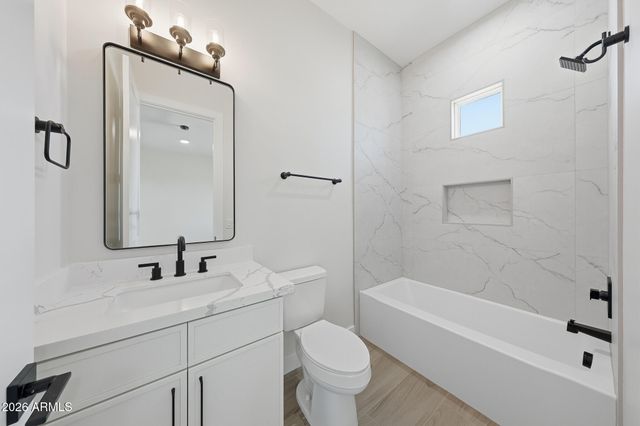 17743 W Dale Lane, Surprise, AZ 85387