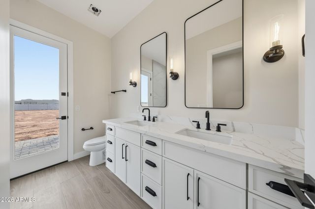 17743 W Dale Lane, Surprise, AZ 85387