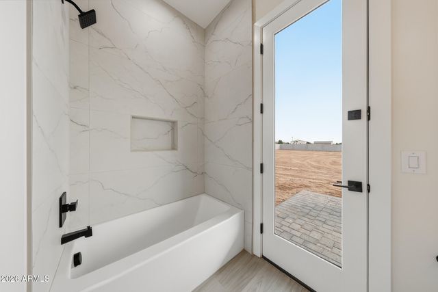 17743 W Dale Lane, Surprise, AZ 85387