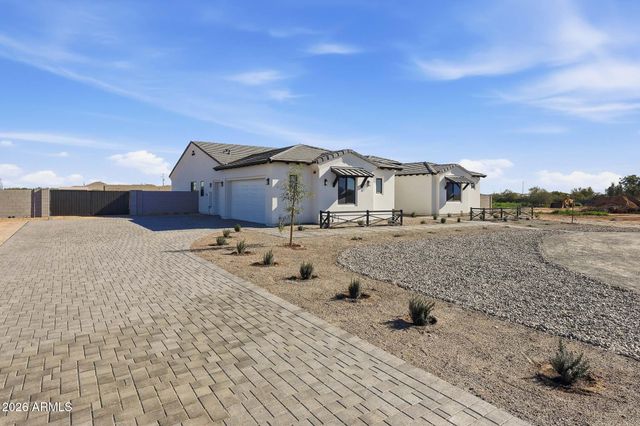 17743 W Dale Lane, Surprise, AZ 85387