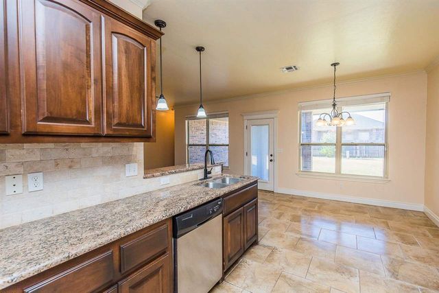 7706 SW Marshall Dr, Lawton, OK 73505