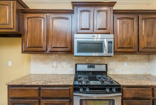 7706 SW Marshall Dr, Lawton, OK 73505