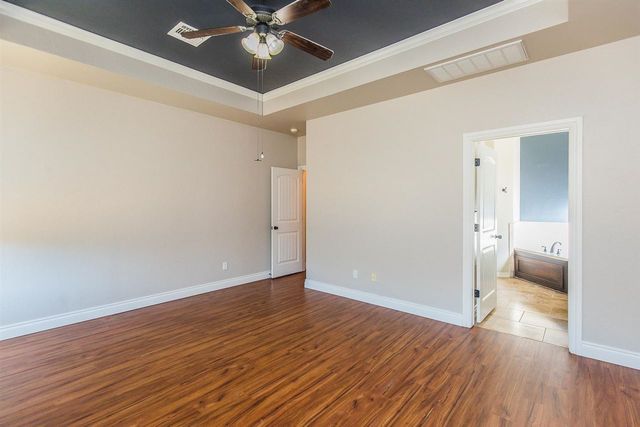 7706 SW Marshall Dr, Lawton, OK 73505