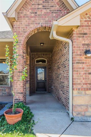 7706 SW Marshall Dr, Lawton, OK 73505