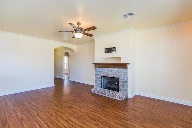 7706 SW Marshall Dr, Lawton, OK 73505