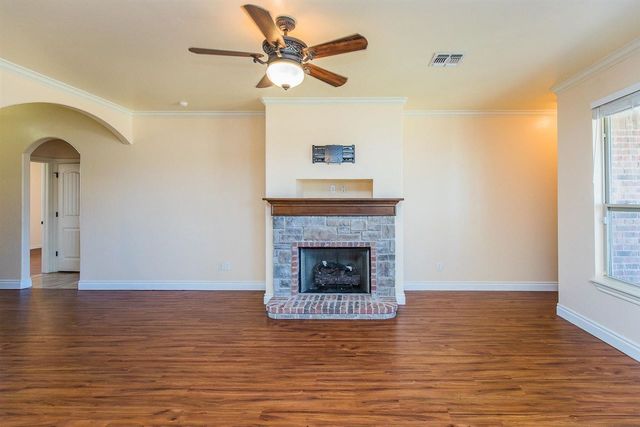 7706 SW Marshall Dr, Lawton, OK 73505
