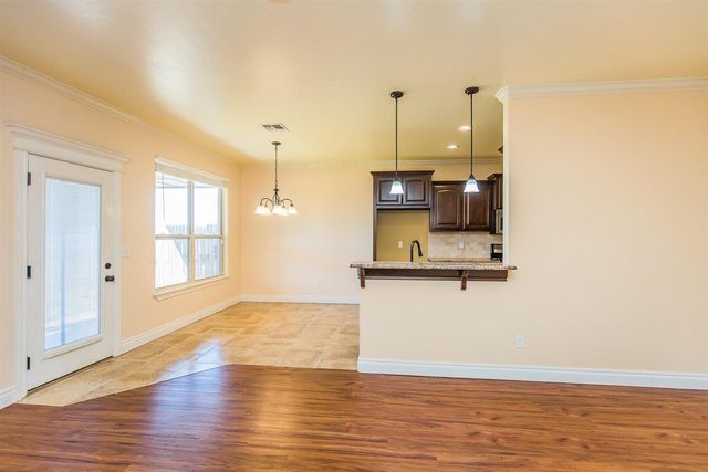 7706 SW Marshall Dr, Lawton, OK 73505