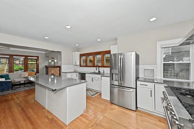 4131 N 16th STREET, Milwaukee, WI 53209
