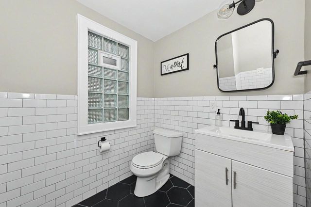 4131 N 16th STREET, Milwaukee, WI 53209