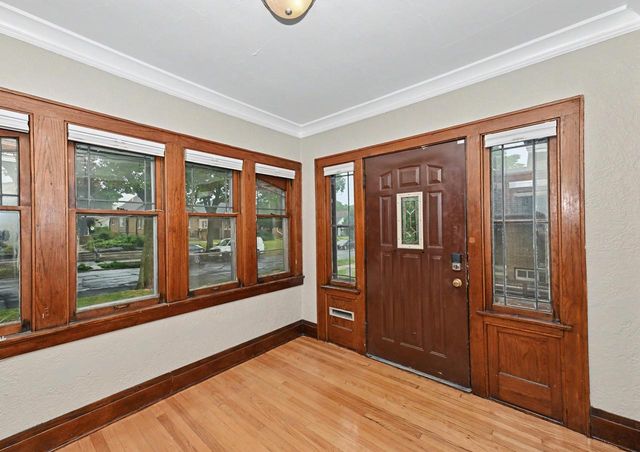 4131 N 16th STREET, Milwaukee, WI 53209