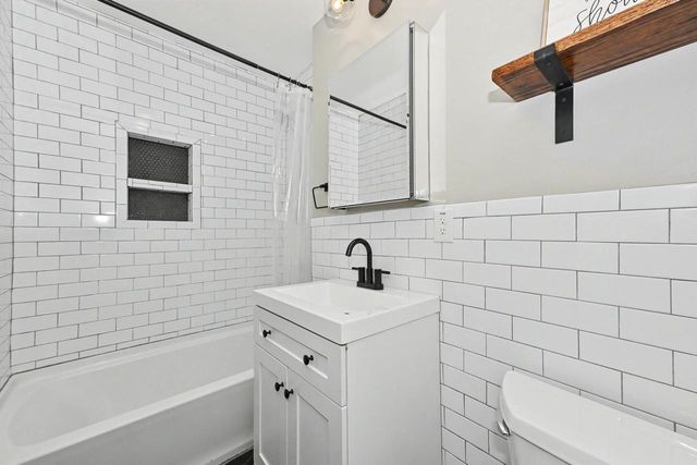 4131 N 16th STREET, Milwaukee, WI 53209