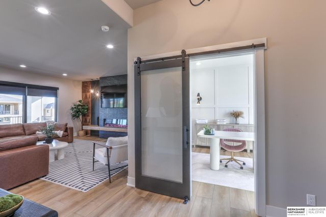 3319 S 212 Avenue, Elkhorn, NE 68022