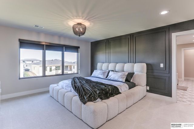 3319 S 212 Avenue, Elkhorn, NE 68022