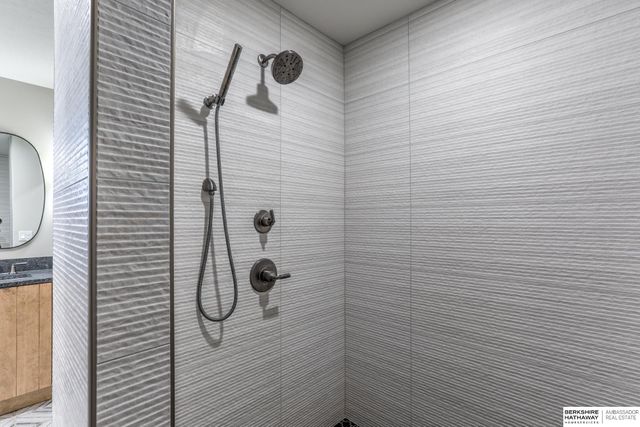 3319 S 212 Avenue, Elkhorn, NE 68022