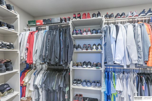 3319 S 212 Avenue, Elkhorn, NE 68022