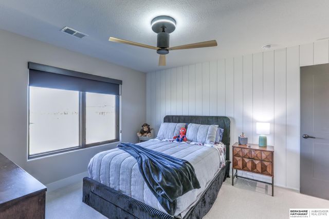 3319 S 212 Avenue, Elkhorn, NE 68022