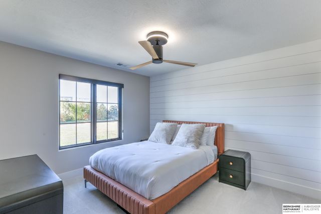 3319 S 212 Avenue, Elkhorn, NE 68022