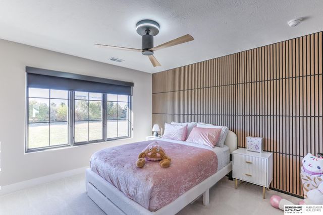 3319 S 212 Avenue, Elkhorn, NE 68022