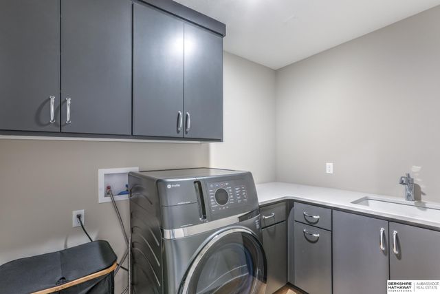 3319 S 212 Avenue, Elkhorn, NE 68022