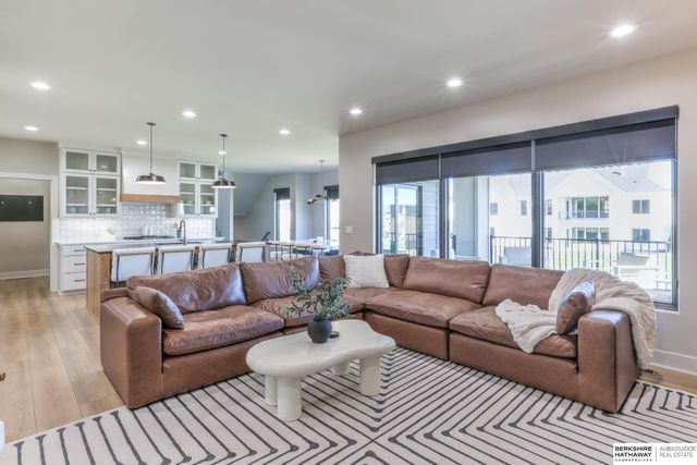 3319 S 212 Avenue, Elkhorn, NE 68022