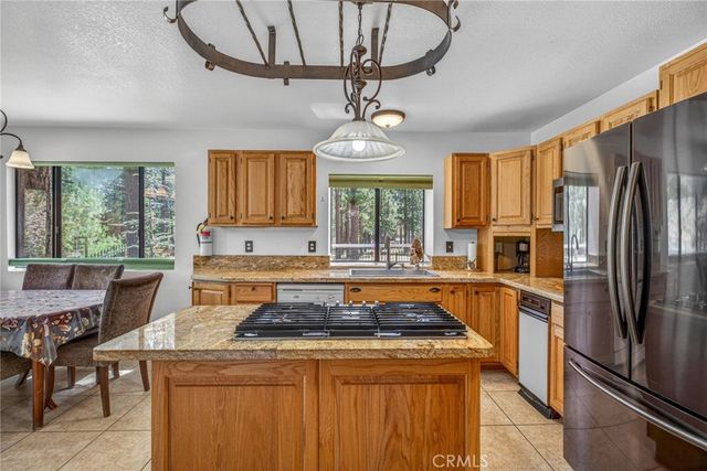 39900 Lakeview, Big Bear Lake, CA 92315