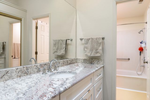 572 Eastlake Drive SE, Rio Rancho, NM 87124