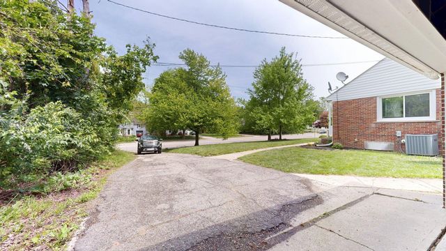 1810 E Stadium Boulevard, Ann Arbor, MI 48104