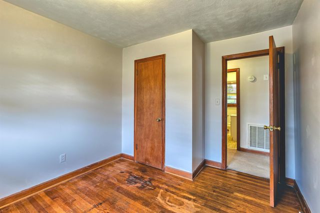 421 Colonial Ave, Gaffney, SC 29340