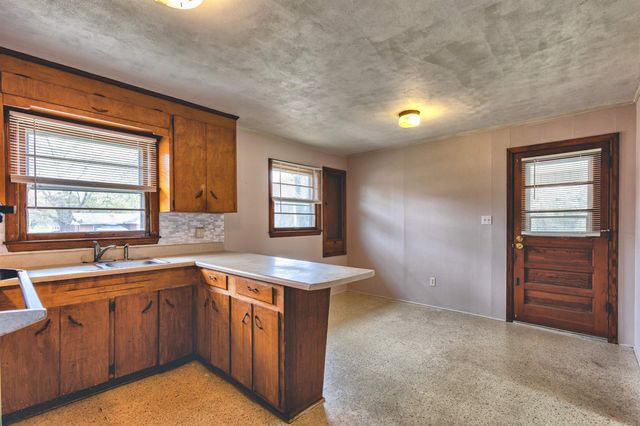 421 Colonial Ave, Gaffney, SC 29340