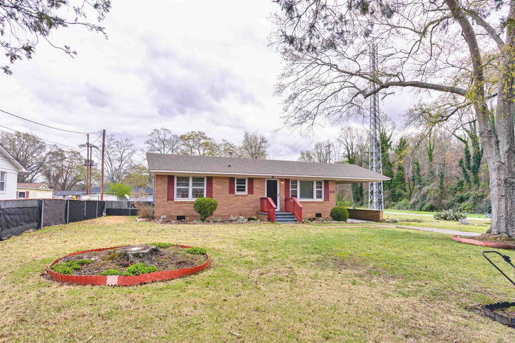 421 Colonial Ave, Gaffney, SC 29340