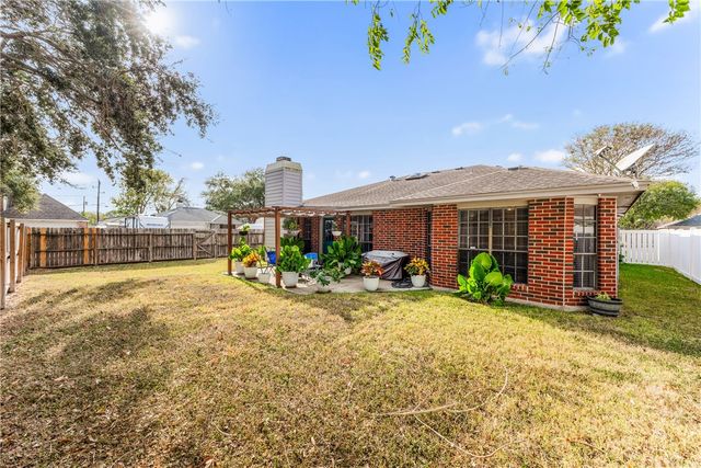 2218 Dorsey St, Corpus Christi, TX 78414