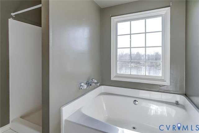 8081 Emerald Pool Ct, Mechanicsville, VA 23111