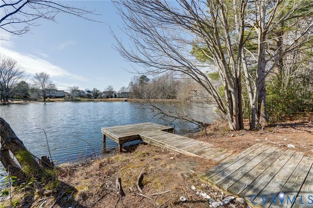 8081 Emerald Pool Ct, Mechanicsville, VA 23111