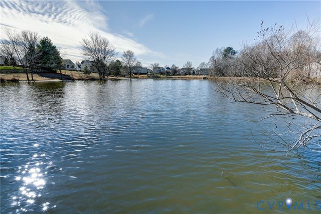 8081 Emerald Pool Ct, Mechanicsville, VA 23111