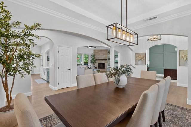 9401 Rawhide Ln, Roseville, CA 95747