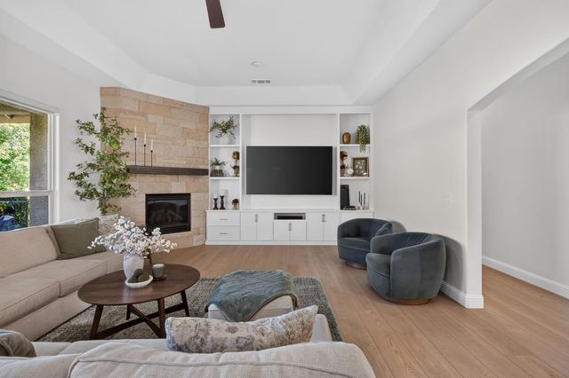 9401 Rawhide Ln, Roseville, CA 95747