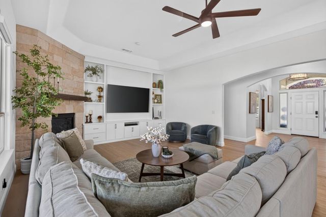 9401 Rawhide Ln, Roseville, CA 95747