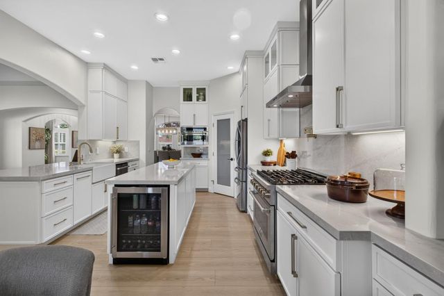9401 Rawhide Ln, Roseville, CA 95747