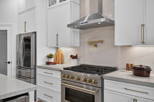 9401 Rawhide Ln, Roseville, CA 95747
